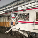 Kecelakaan beruntun KRL-Argo Bromo