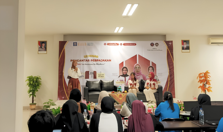 Mahasiswa mengikuti seminar perpajakan HIMSIA UBSI Cikampek tentang etika profesi dan kepatuhan pajak