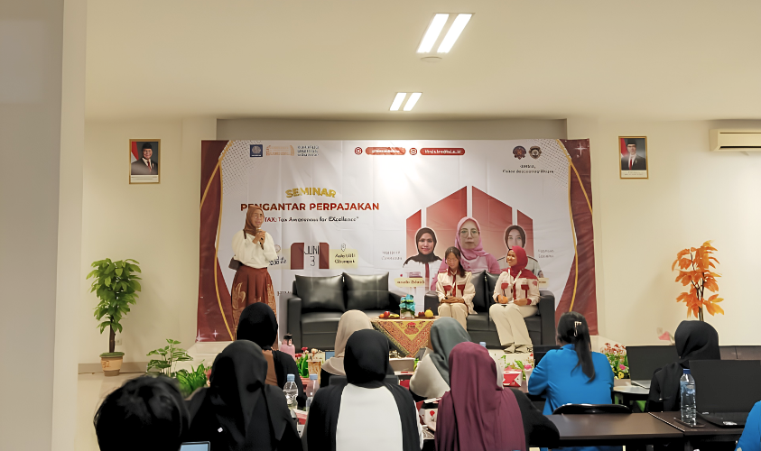 Mahasiswa mengikuti seminar perpajakan HIMSIA UBSI Cikampek tentang etika profesi dan kepatuhan pajak