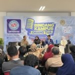 Talkshow dalam acara Bincang Kampus Bersama Orang Tua (BKOT)