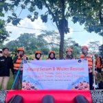 Peserta Mahasiswa Pecinta Alam UBSI Karawang mengikuti pelatihanarung jeram dan water Rescue menggunakan perlengkapan keselematan di perairan