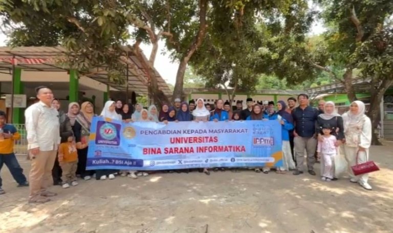 Wujudkan Pesantren Cerdas Digital, Dosen UBSI Karawang Edukasi Cyber Hygiene di Pondok Pesantren Nuurudzholaam Purwakarta